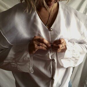 White Large Peplum Collar Shirt